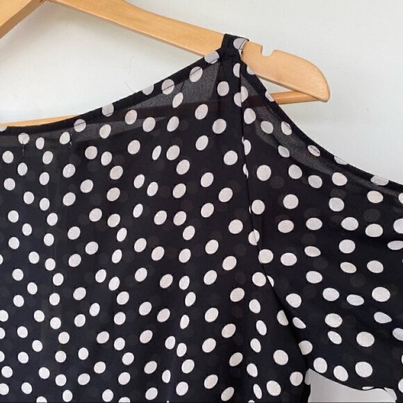 Max Studio top with cold shoulder and bows in a polka dot print - Picture 6 of 11